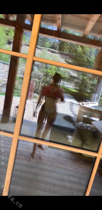 Full leaked Squatilia private photo