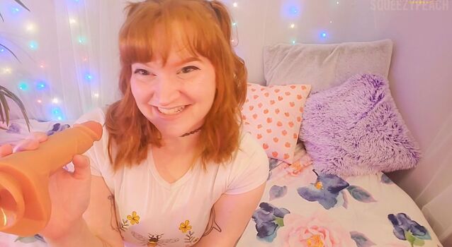 Full leaked Squeezypeach private photo