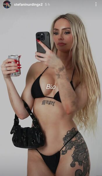 Full leaked Stefani nurding private photo