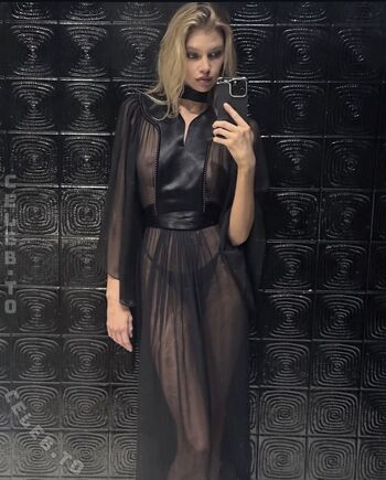 Full leaked Stella maxwell private photo