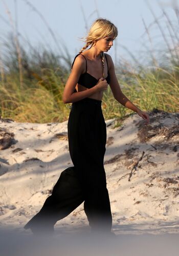Full leaked Stella maxwell page private photo