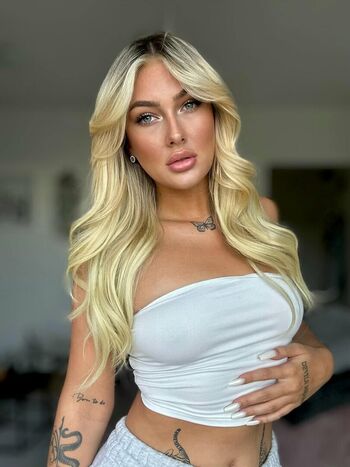 Full leaked Stellablond private photo