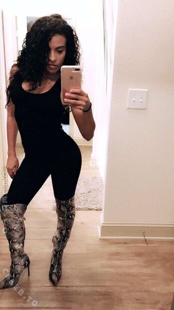 Stephanie Vaquer