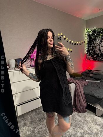 Full leaked Stonemlina page private photo