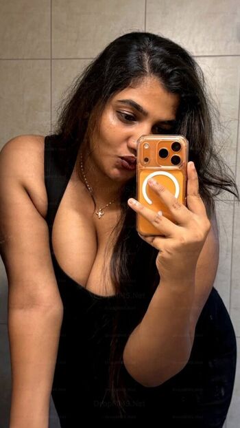 Full leaked Storiesofsara private photo