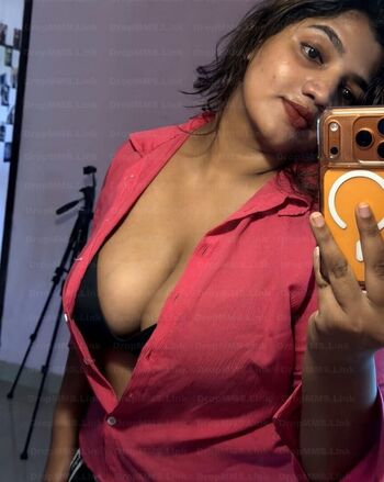 Full leaked Storiesofsara private photo