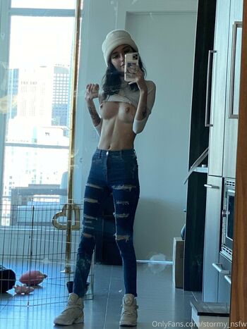 Full leaked Stormysummers private photo