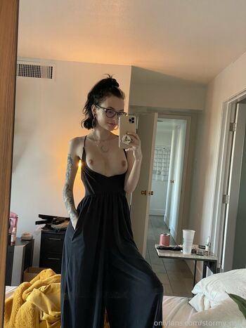 Full leaked Stormysummers private photo