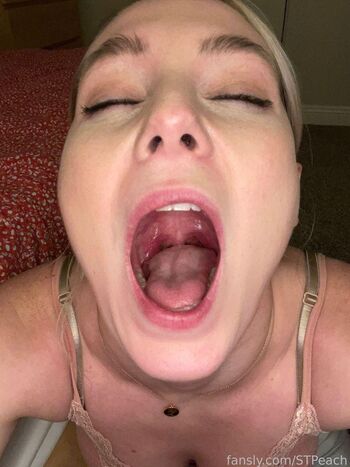 Full leaked Stpeach page private photo