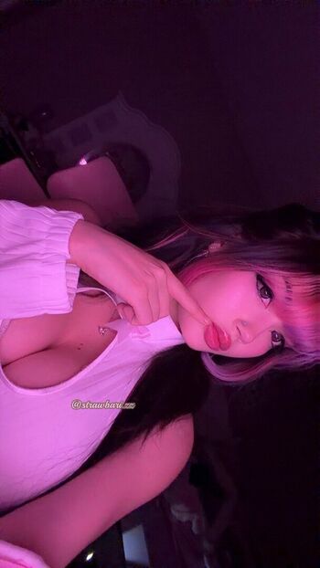 Full leaked Strawbarizz page private photo