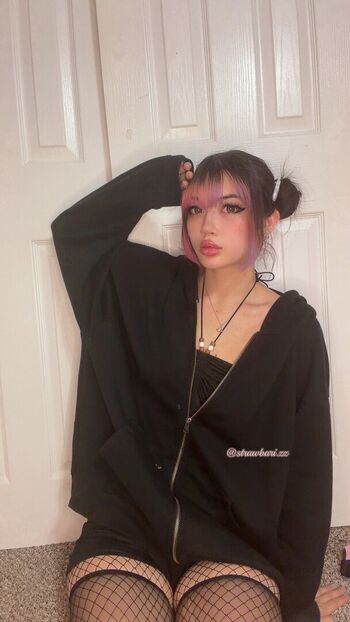 Full leaked Strawbarizz private photo