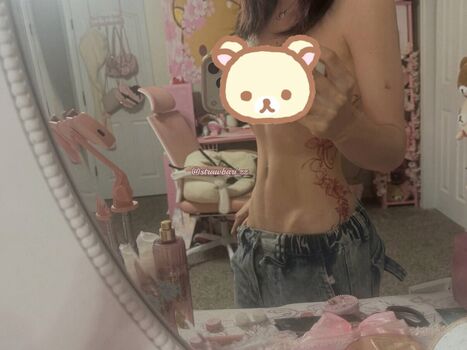Full leaked Strawbarizz private photo