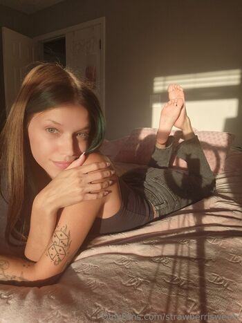 Full leaked Strawberrisweetv private photo