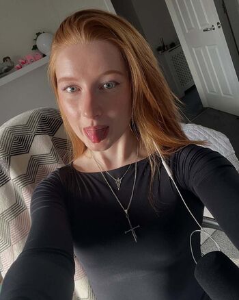 Full leaked Strawbz private photo