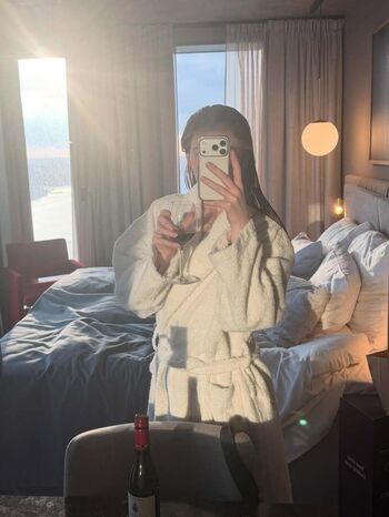 Full leaked Strawbz private photo