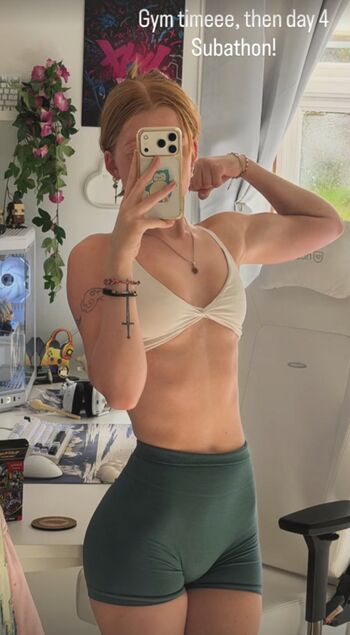 Full leaked Strawbz private photo