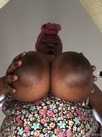 Full leaked Submittress private photo