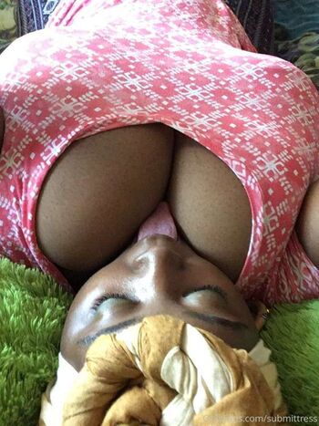Full leaked Submittress private photo