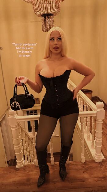 Full leaked Sudemathers private photo