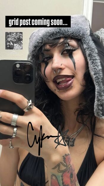 Full leaked Suedmza private photo