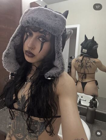 Full leaked Suedmza private photo
