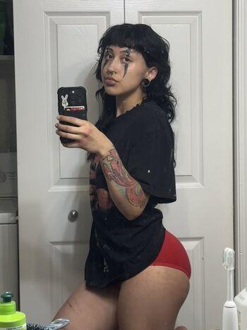 Full leaked Suedmza private photo