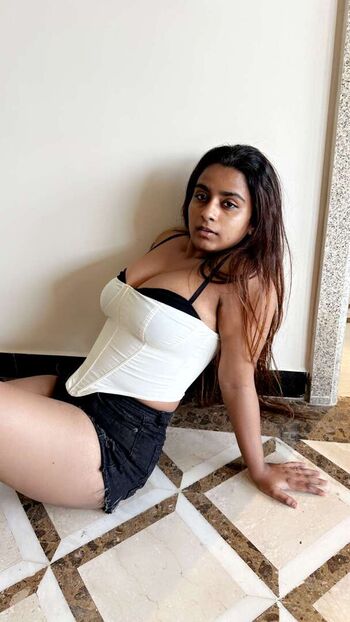 Full leaked Suhana khan private photo