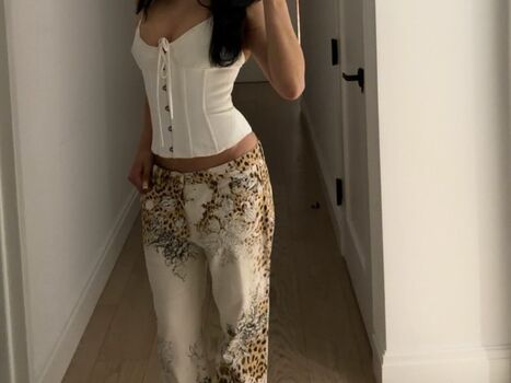 Full leaked Suni lee page private photo