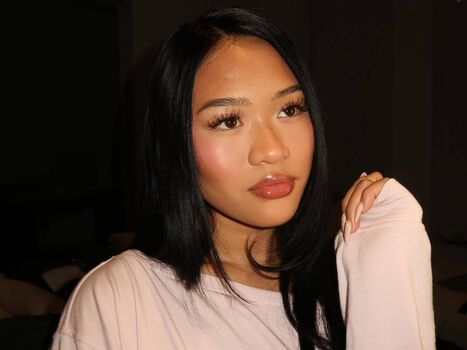 Full leaked Suni lee page private photo