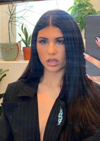 Full leaked Sunny malouf private photo