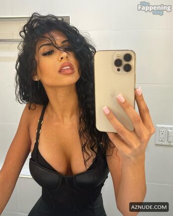 Full leaked Sunny malouf private photo