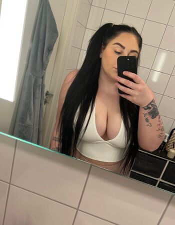 Full leaked Sunny private photo