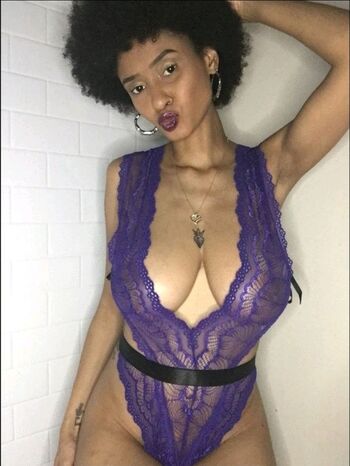 Full leaked Sunshinewavez private photo