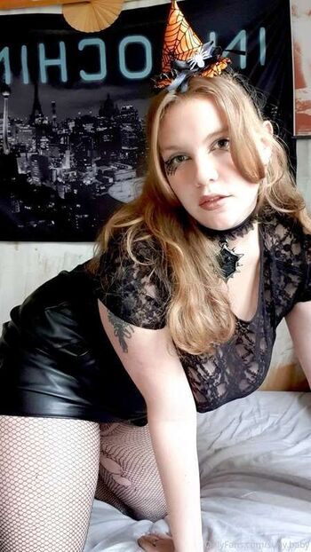 Full leaked Suny milky page private photo