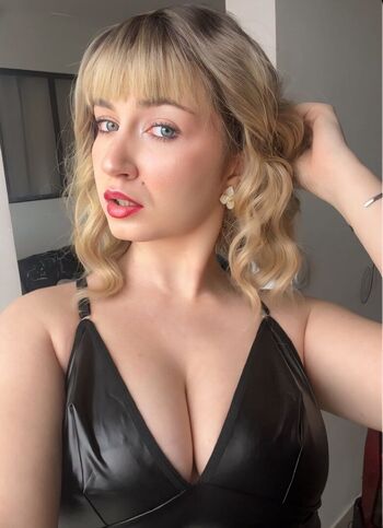 Full leaked Supergirly page private photo