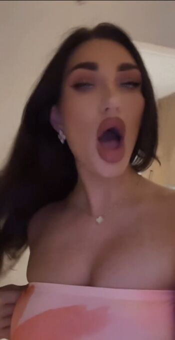 Full leaked Suppasamm private photo