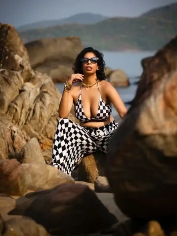 Full leaked Swati jain private photo