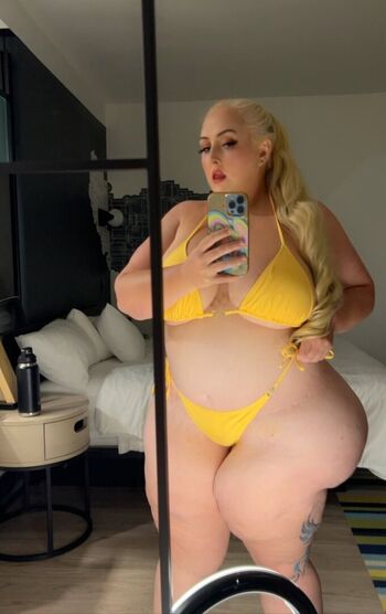 Full leaked Sweetcherrybbw private photo