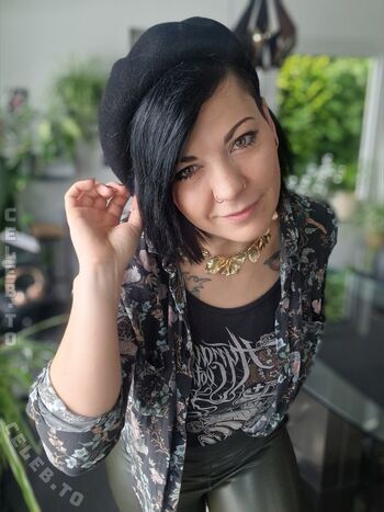Full leaked Sweetdevilhelen private photo