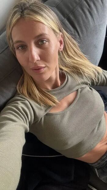 Full leaked Sweetsaarah private photo