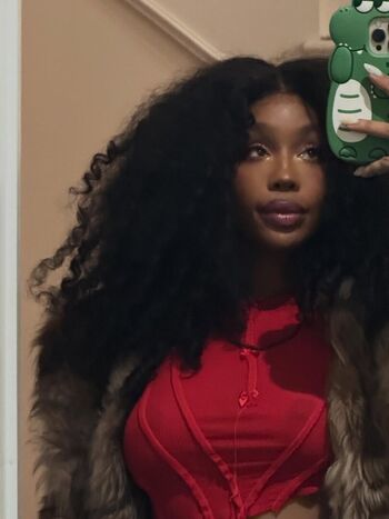 Full leaked Sza page private photo
