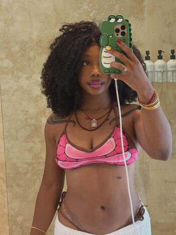 Full leaked Sza private photo