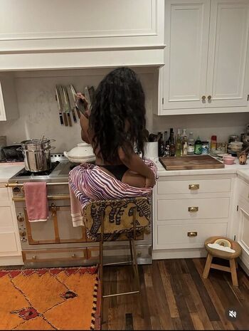 Full leaked Sza private photo