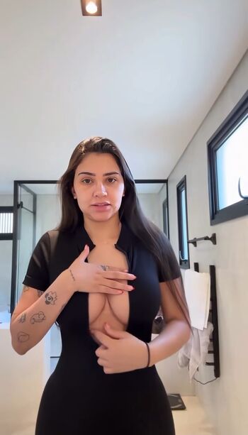 Taina Costa