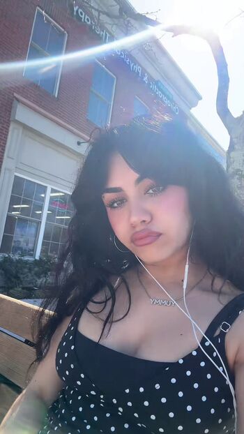 Full leaked Tara yummy page private photo