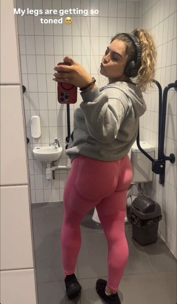 Full leaked Tastethetreacle private photo