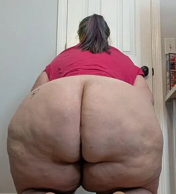 Full leaked Tattooed chubby private photo