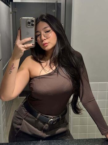 Full leaked Tayhuhu private photo