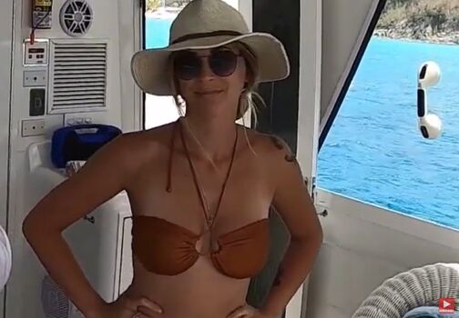 Full leaked Taylor francis private photo