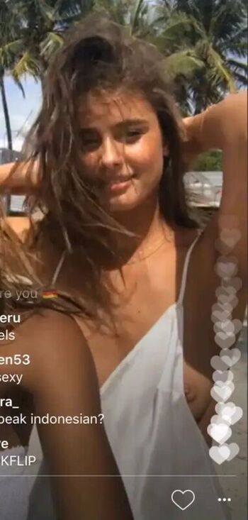 Full leaked Taylor hill private photo